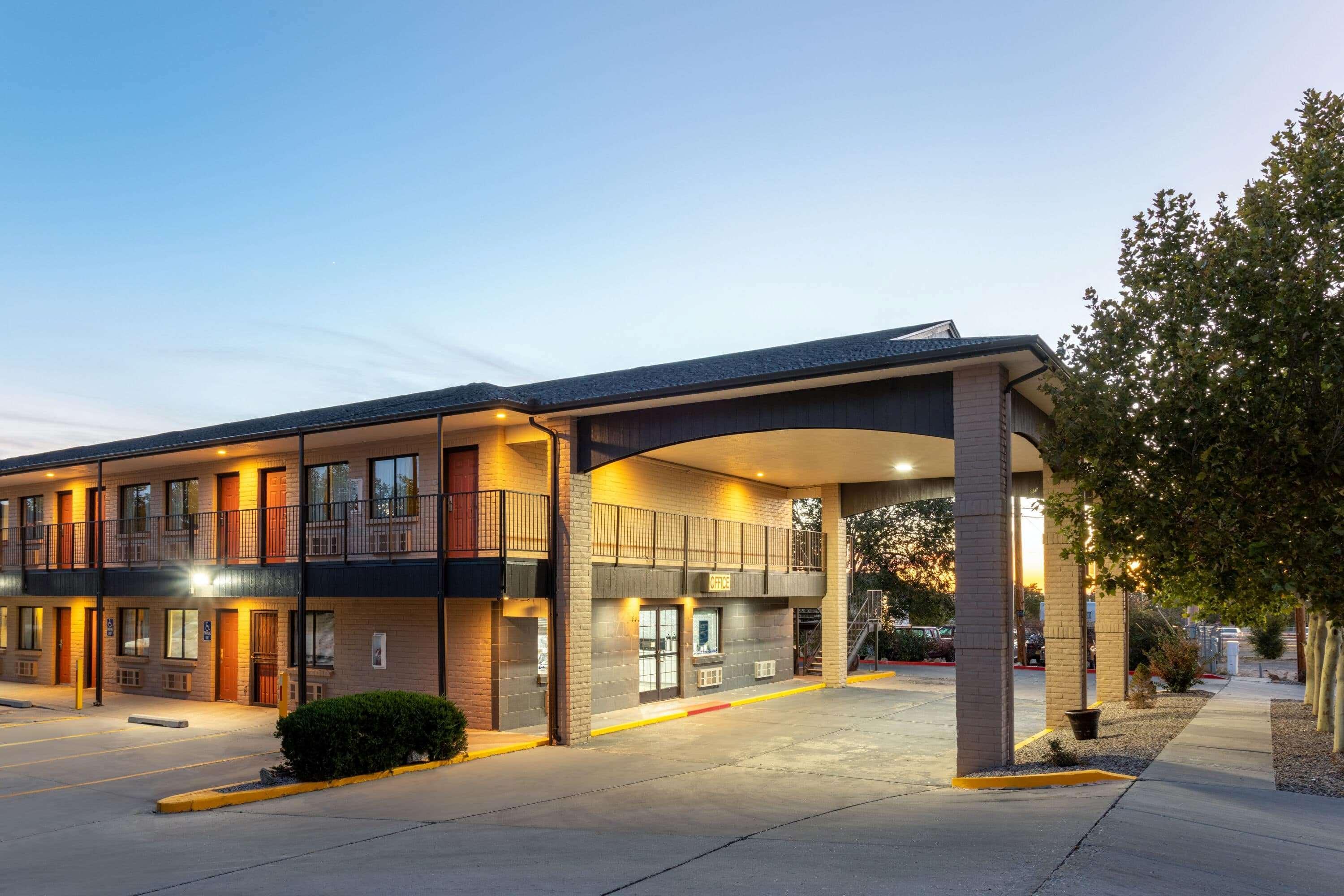 Travelodge By Wyndham Albuquerque East Exterior foto